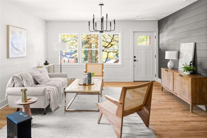 Property Photo: 1834 Hillsdale Drive GA 30032