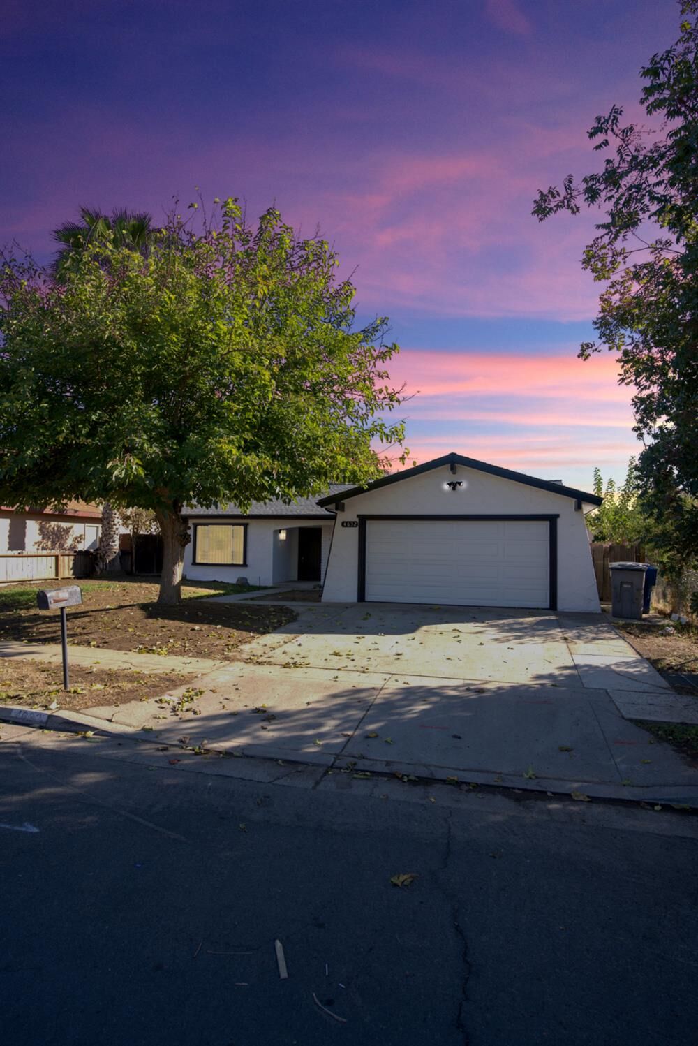 Property Photo:  4632 E Grove Avenue  CA 93725 