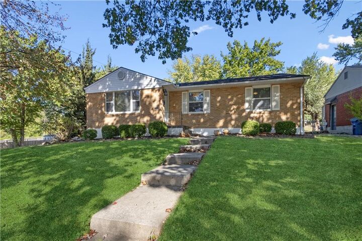 2624 W 75th Place  Prairie Village KS 66208 photo