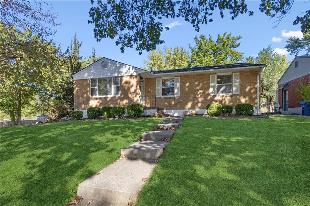 Property Photo:  2624 W 75th Place  KS 66208