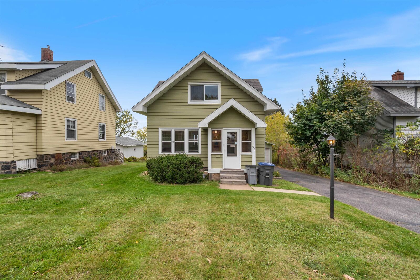 Property Photo: 718 W Skyline Pkwy MN 55806