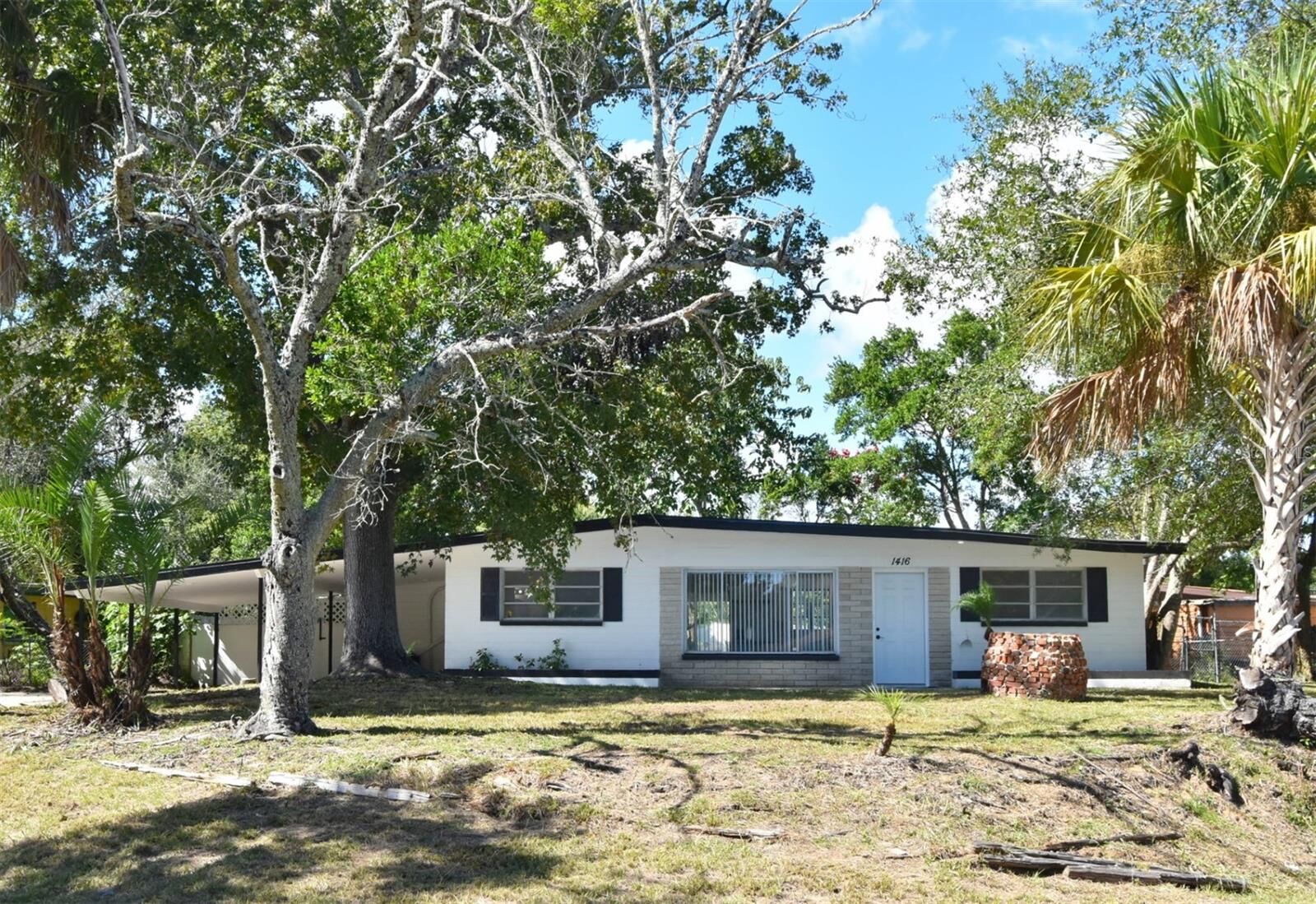 Property Photo: 1416 Atlanta Drive FL 32117