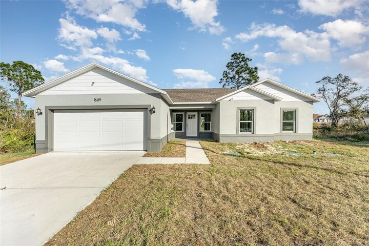 Property Photo: 1609 Pickerel Court FL 34759
