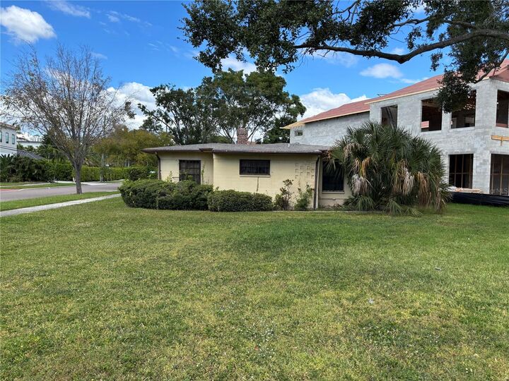Property Photo: 61 Adalia Avenue FL 33606