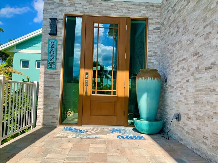 Property Photo: 262 Island Circle FL 34242