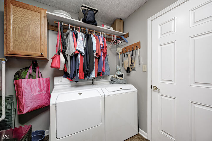 Property Photo:  6 Rosecrans Court  IN 46112 