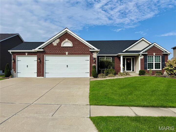 240 Victoria Park Avenue  Wentzville MO 63385 photo