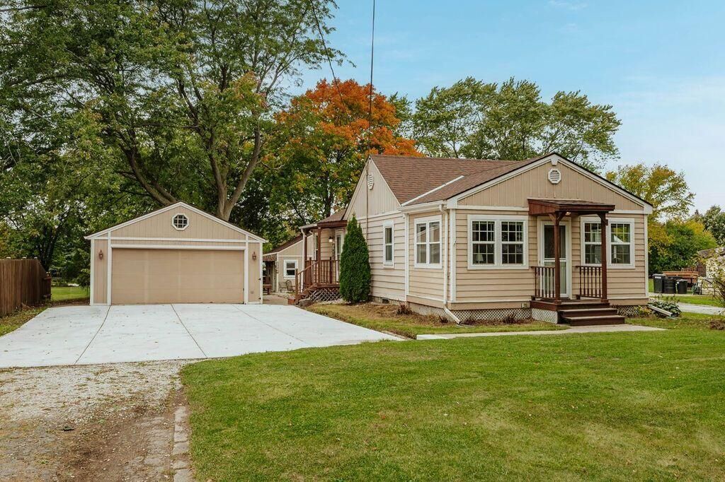 Property Photo:  4451 S 51st St  WI 53220 