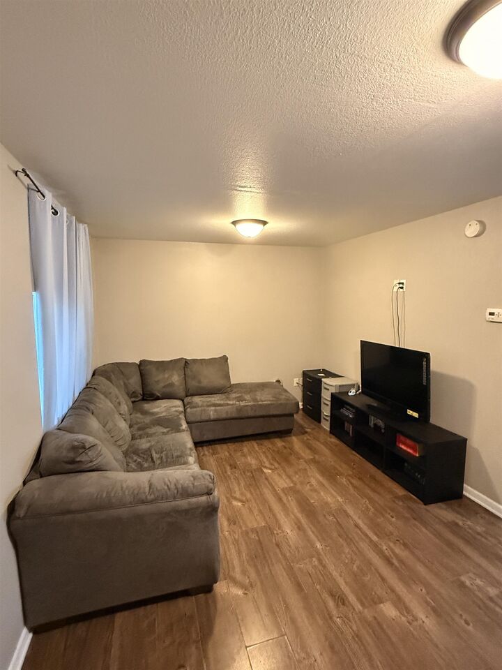 Property Photo: 611 14th St SE ND 58701