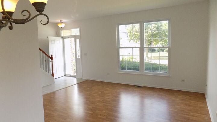 Property Photo: 885 Chelsea Court IL 60504