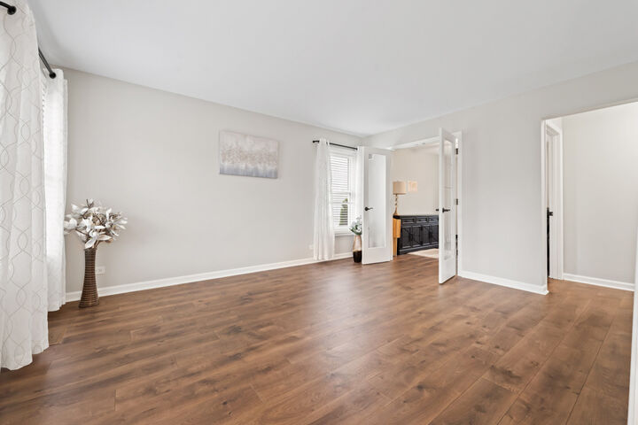Property Photo:  1845 Maryland Drive  IL 60007