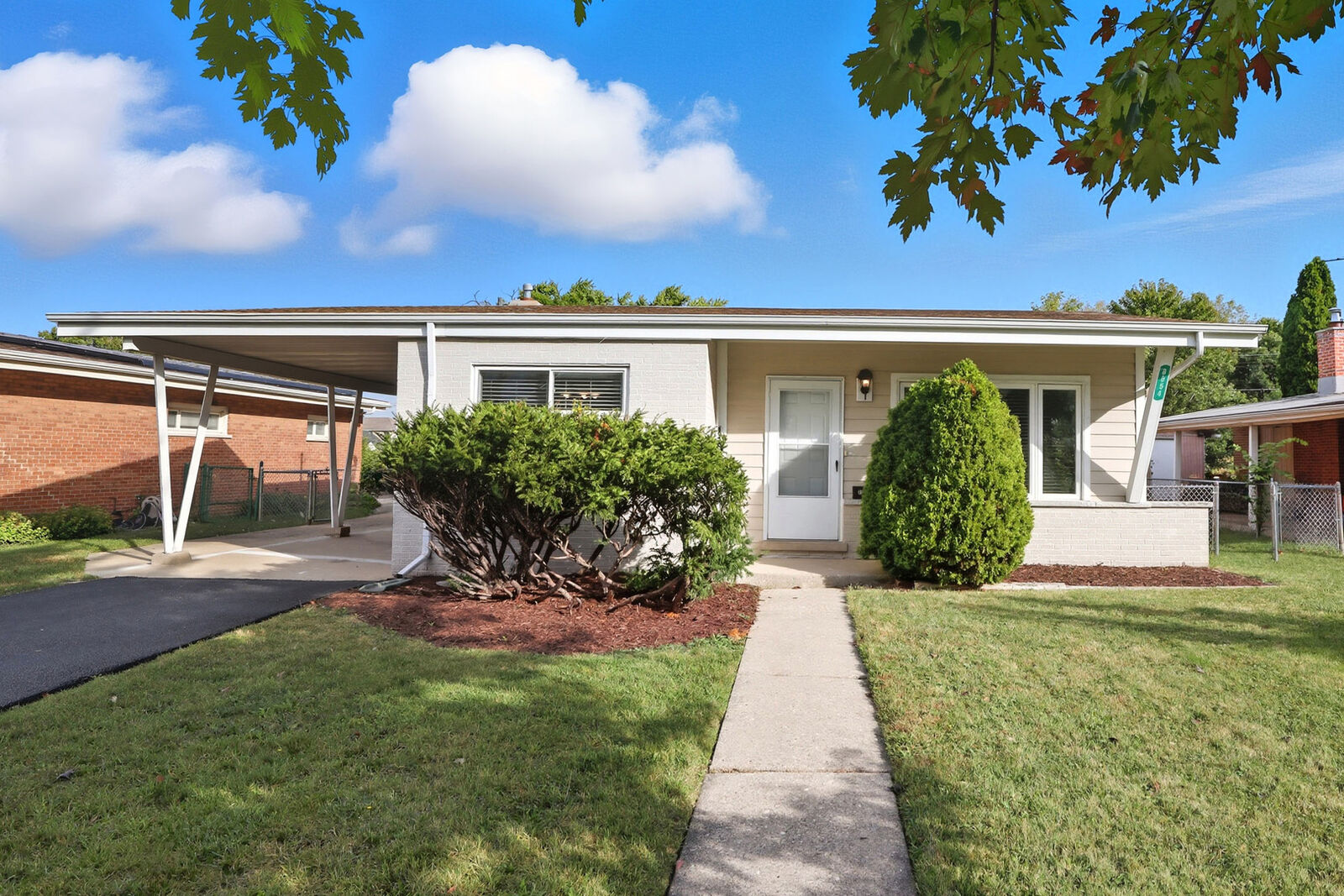 Property Photo:  8554 W Bruce Drive  IL 60714