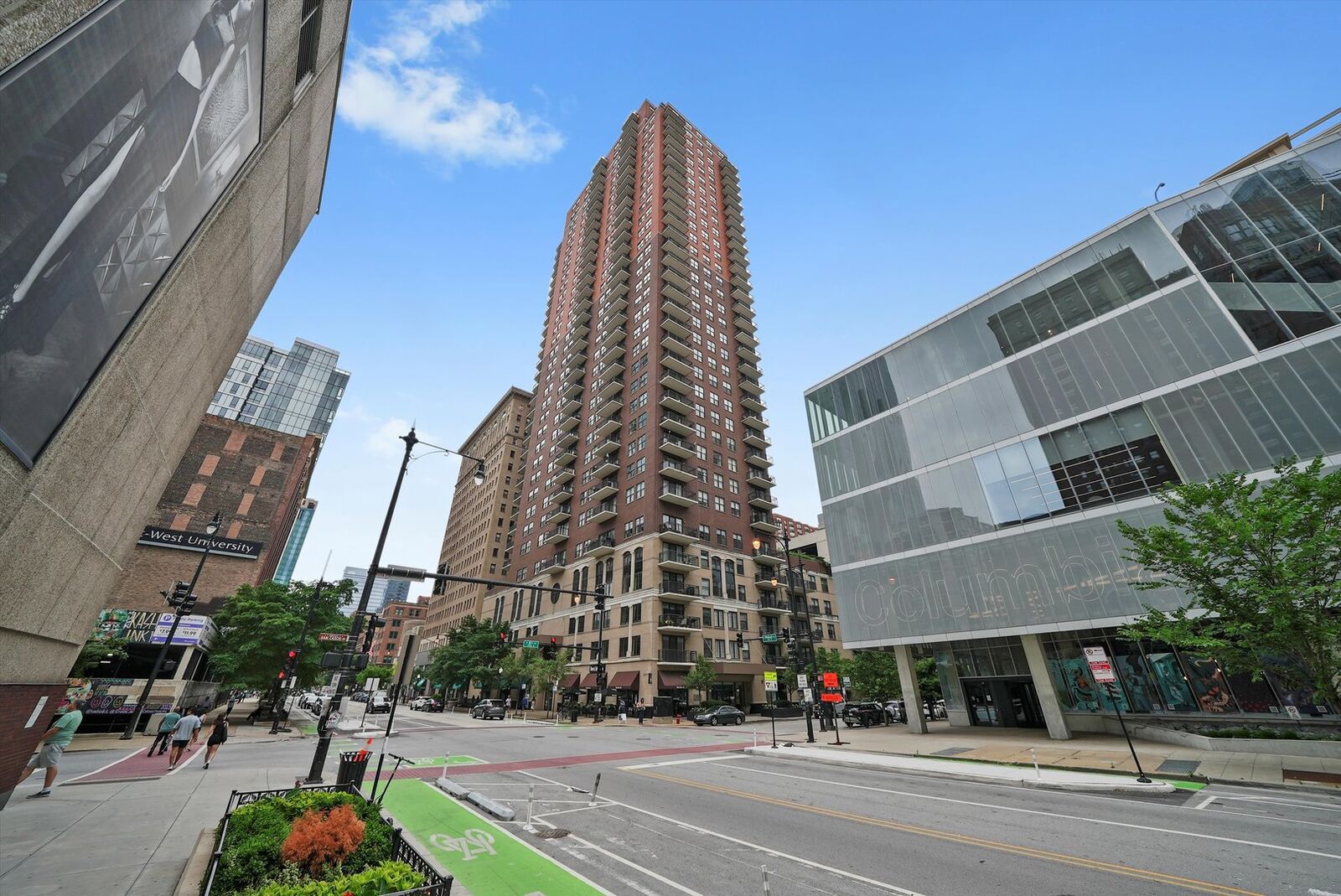 Property Photo: 41 E 8th Street 1404 IL 60605
