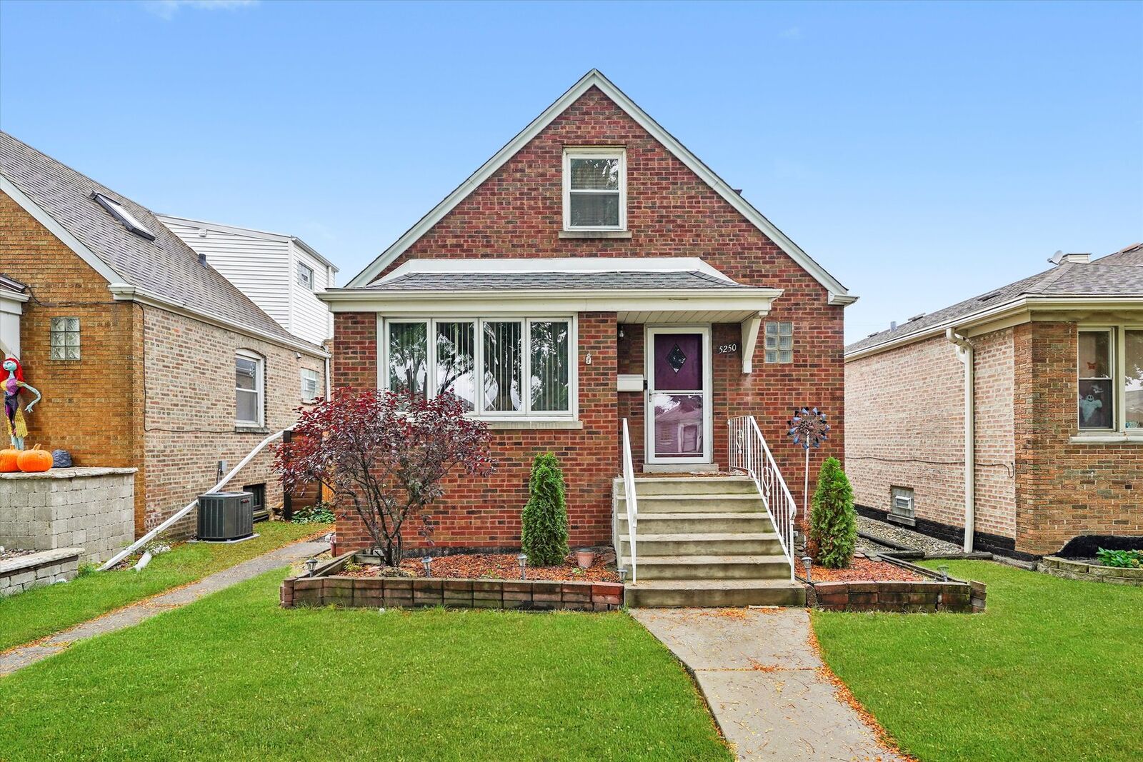 Property Photo: 5250 S Nagle Avenue IL 60638
