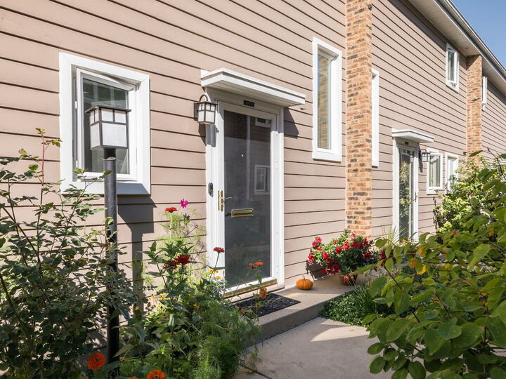 Property Photo: 315 Hawthorn Avenue IL 60022