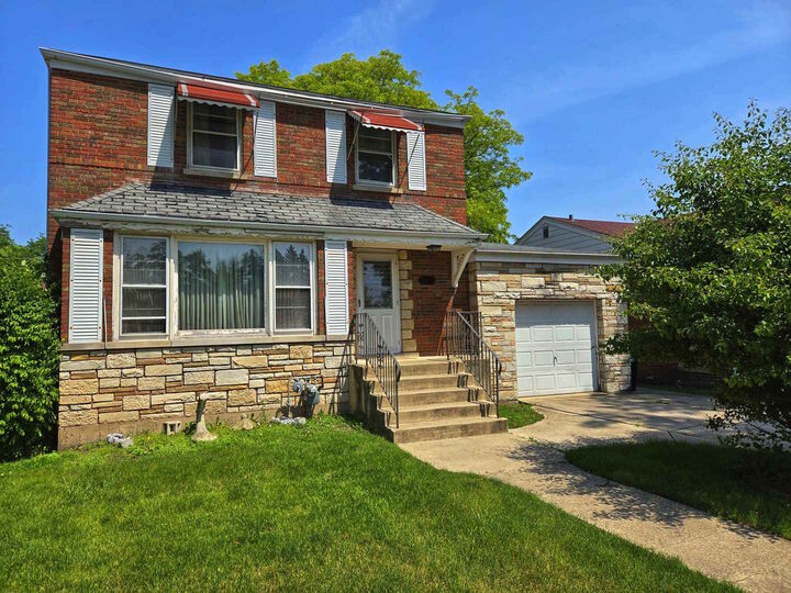 Property Photo:  1811 Downing Avenue  IL 60154 