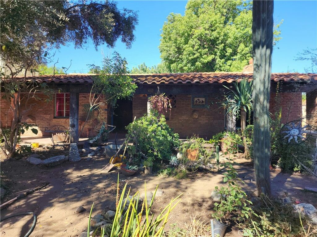 Property Photo: 3221 Redwood CA 92501