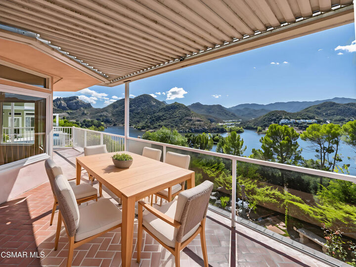 Property Photo:  590 Cricketfield  CA 91361 