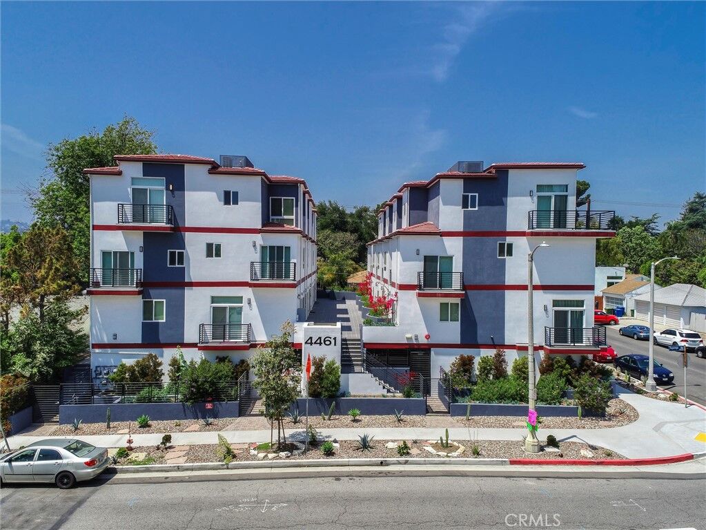 Property Photo:  4461 Tujunga Avenue 104  CA 91602