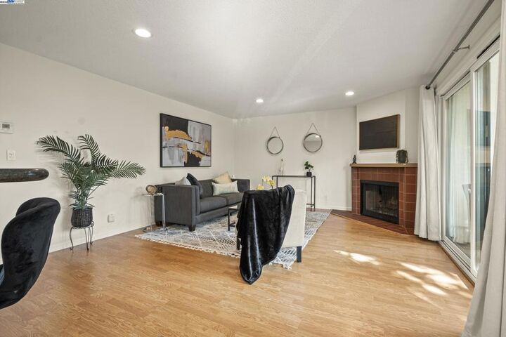 21071 Gary Dr 204  Castro Valley CA 94546 photo