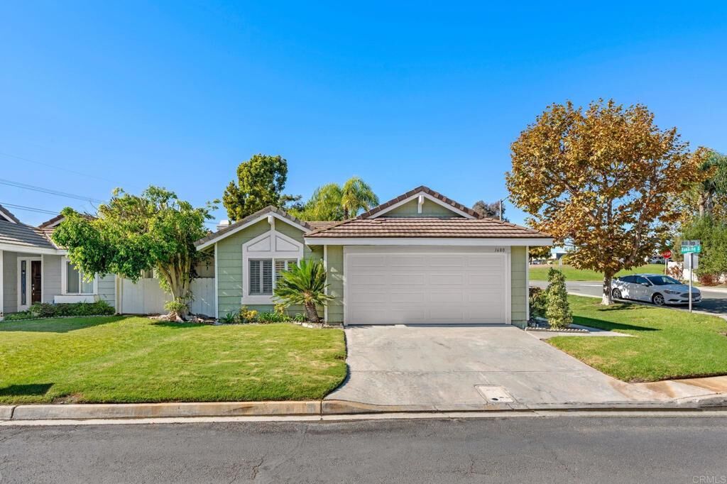 Property Photo: 1680 Hill Top Lane CA 92024