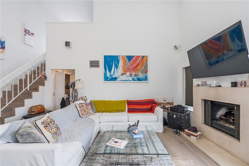 Property Photo:  432 South Hamel Road 302  CA 90048 