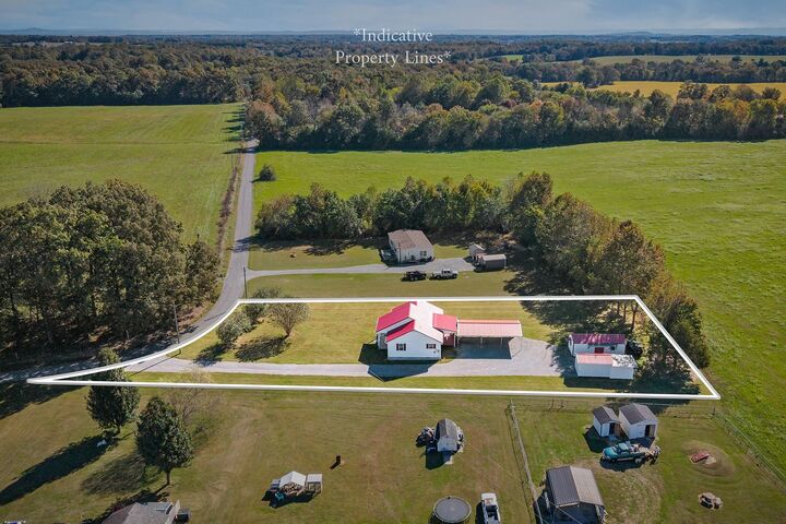 Property Photo:  190 Lassiter Rd  TN 37166 