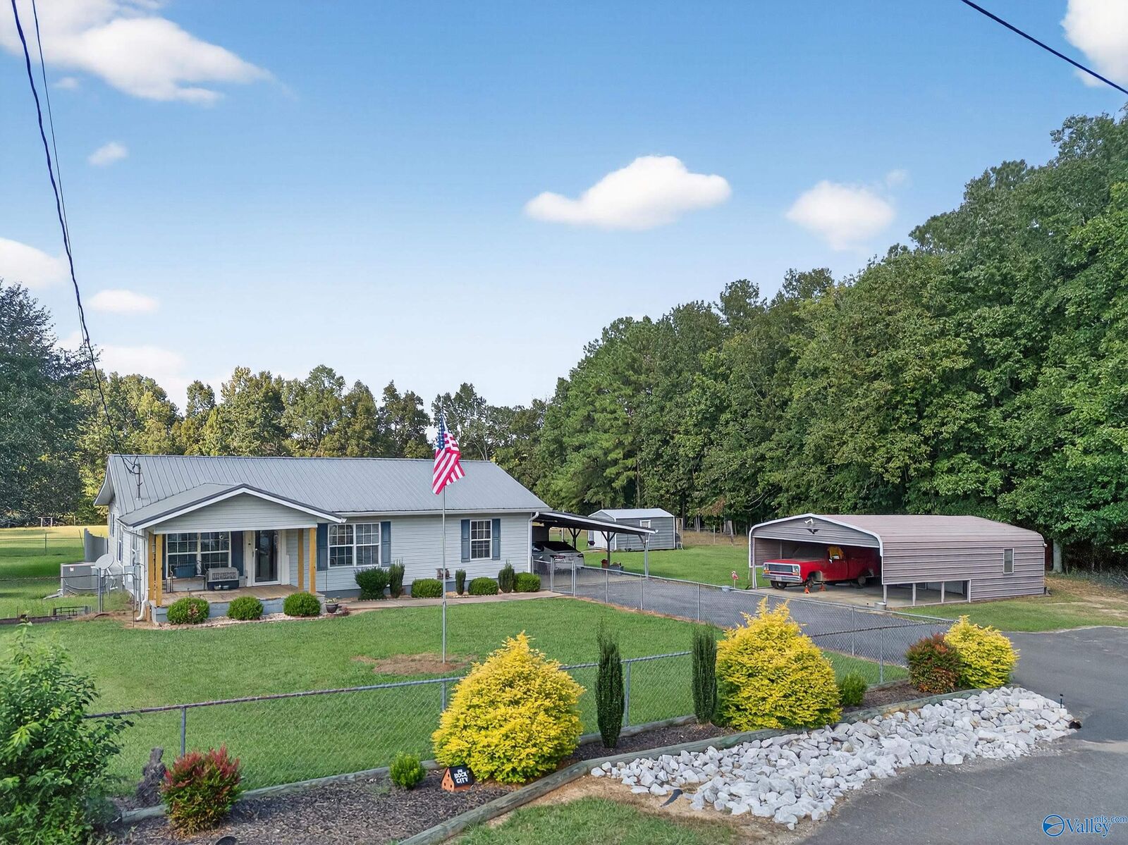 Property Photo: 9190 Goodwin Lane AL 35903