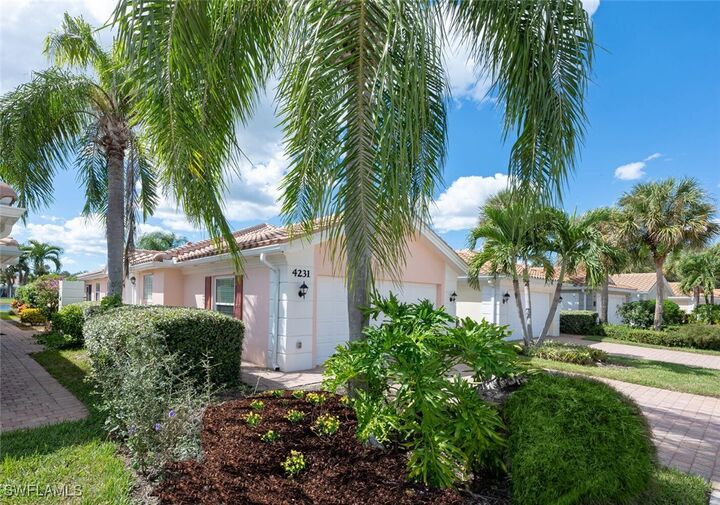 Property Photo:  4231 Redonda Lane  FL 34119 