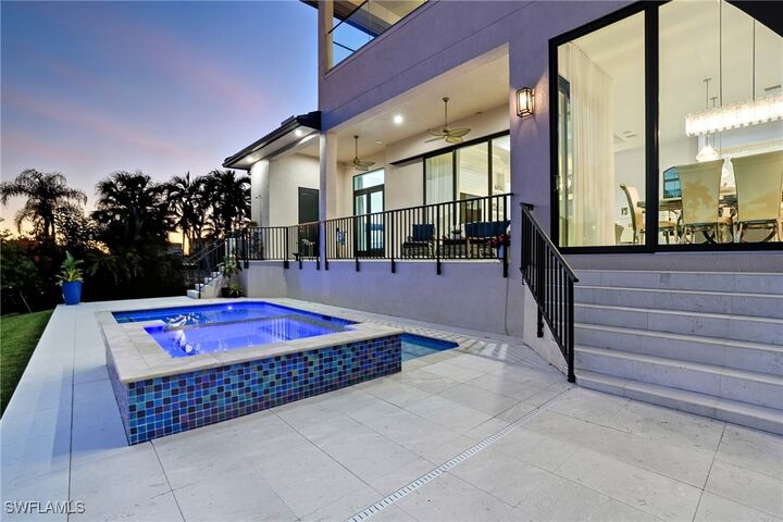 Property Photo: 388 Pine Avenue FL 34108