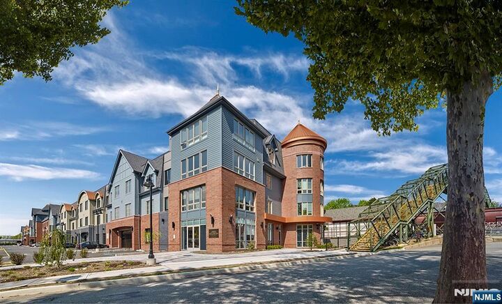 Property Photo:  41 W Prospect Street  NJ 07463 