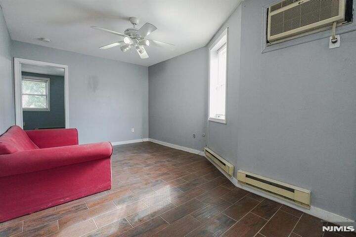 Property Photo: 600 N 6th B3 NJ 07107