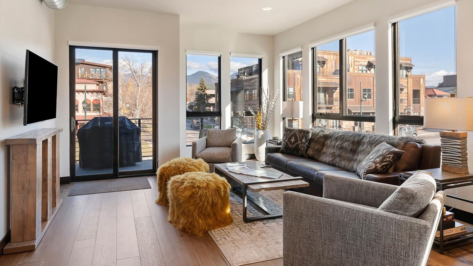 Property Photo:  139 E 2nd Street 204  MT 59937