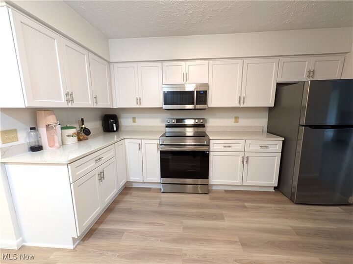 Property Photo:  210 Teal Trace 210  OH 44124 