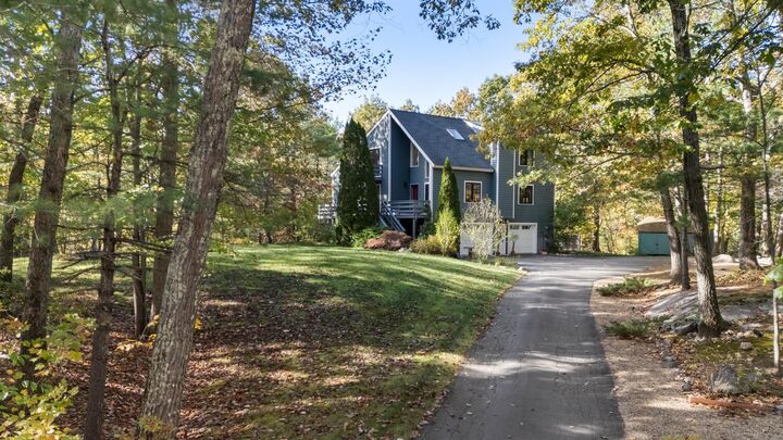 Property Photo: 26 Seasons Lane NH 03053