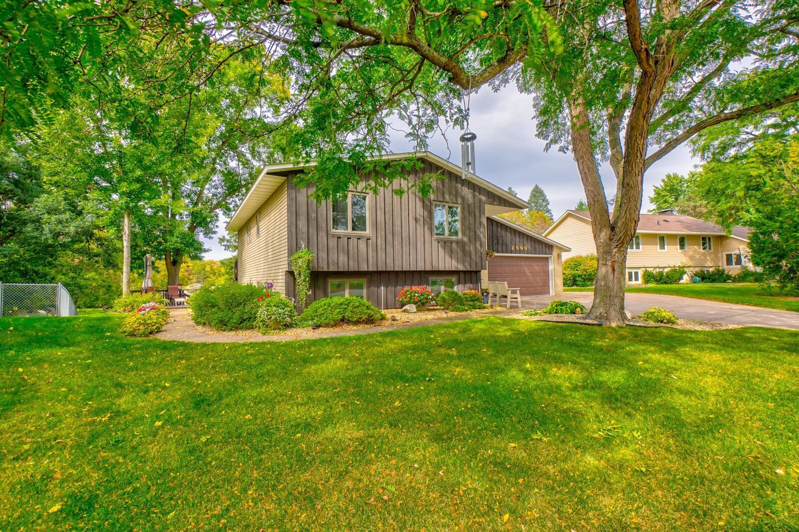 Property Photo: 2660 Fairlawn Drive MN 55082
