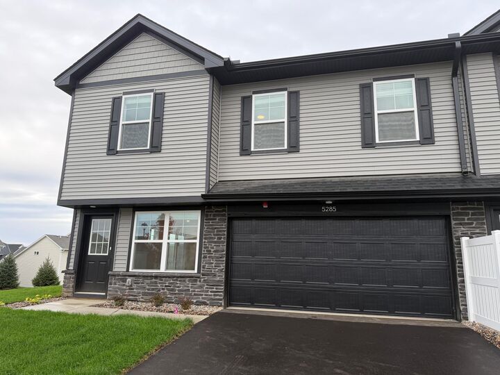 Property Photo:  5285 Long Pointe Pass  MN 55129