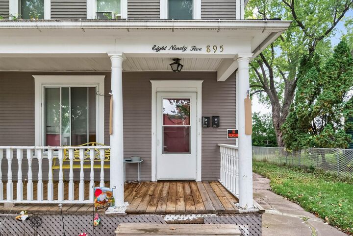 Property Photo: 895 Rose Avenue E MN 55106