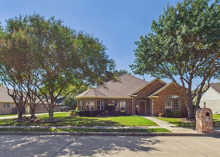 Property Photo: 105 Sumner Lane TX 75165