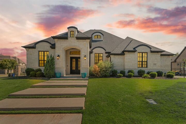 Property Photo: 1213 Rothschild Boulevard TX 76092