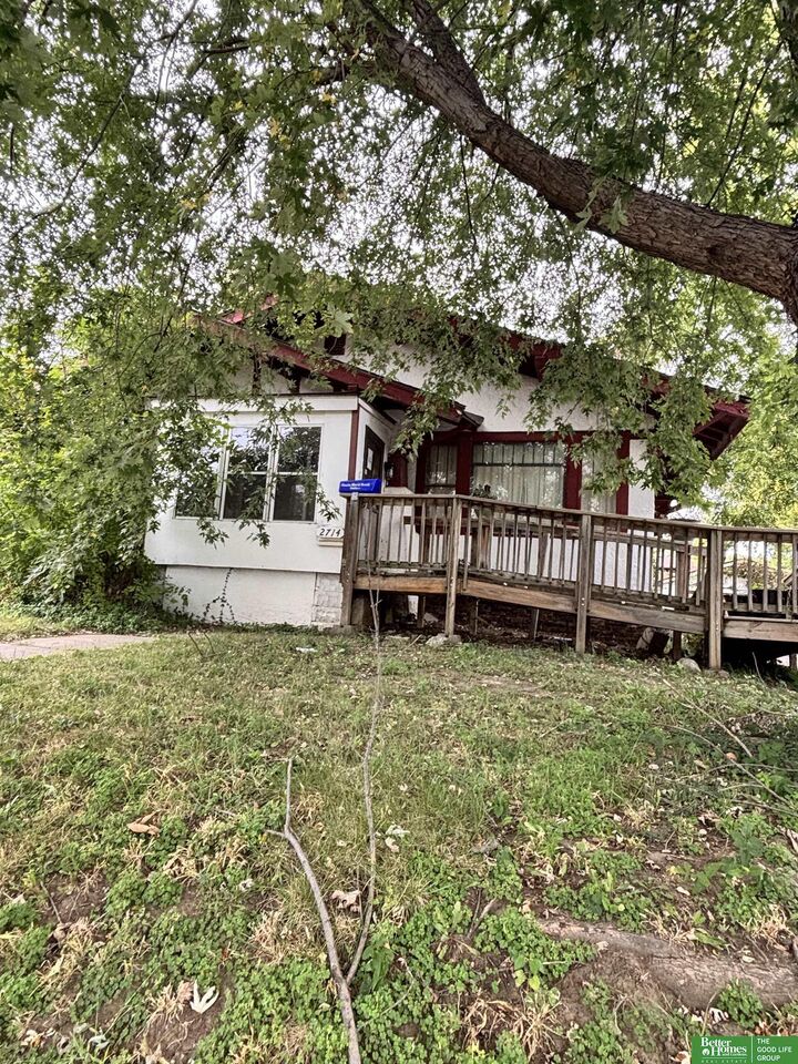 Property Photo: 2714 Whitmore Street NE 68112