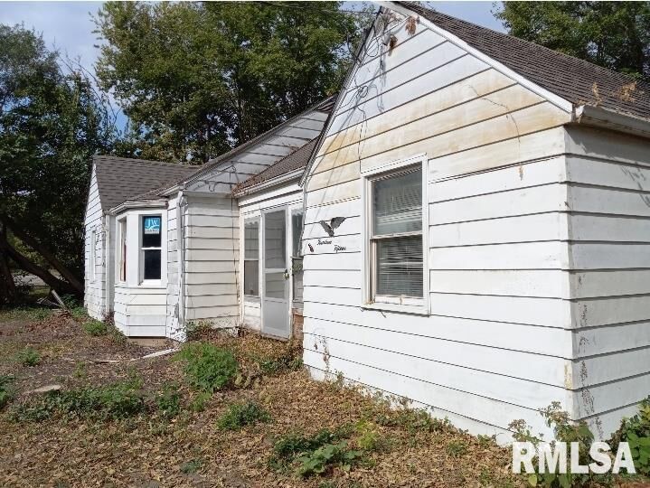 Property Photo: 1415 E Hendryx Lane IL 61615