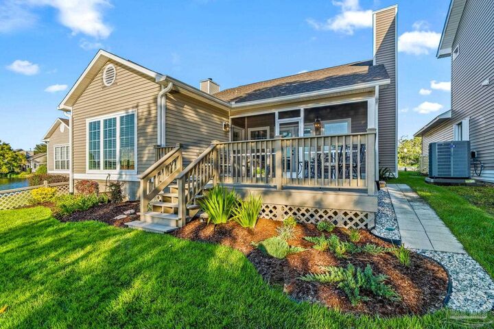 Property Photo:  1071 Lionsgate Ln  FL 32563 