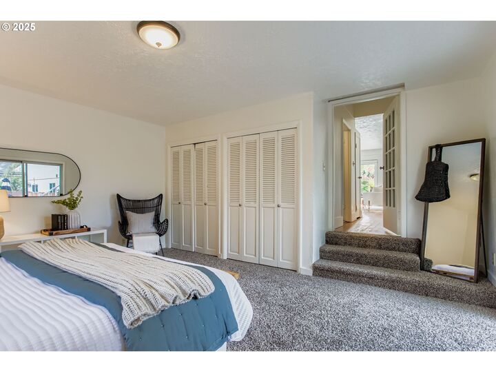 Property Photo:  5517 SE Boise St  OR 97206