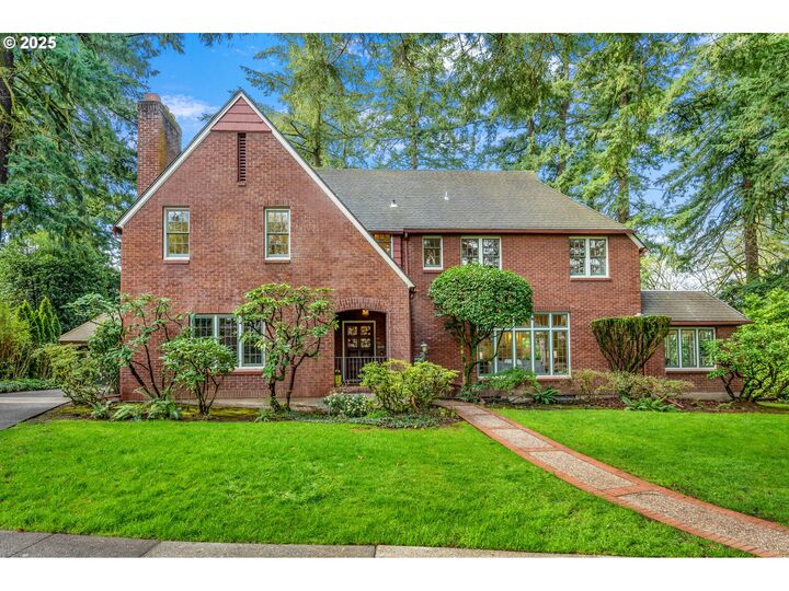 Property Photo: 3028 SE Crystal Springs Blvd OR 97202