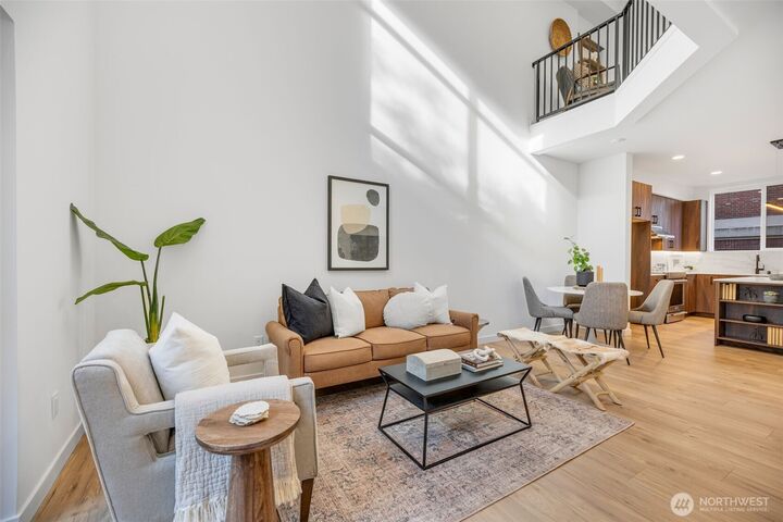 Property Photo:  2102  1st Avenue N  WA 98109 