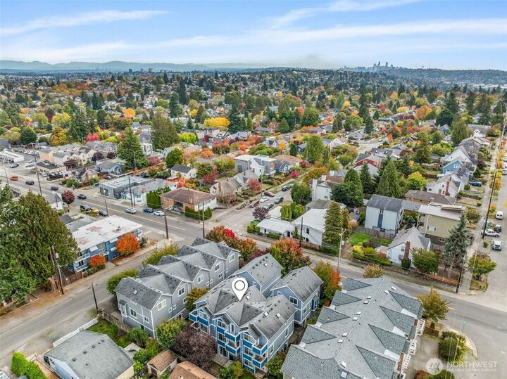 Property Photo:  910 NW 85th St B  WA 98117 