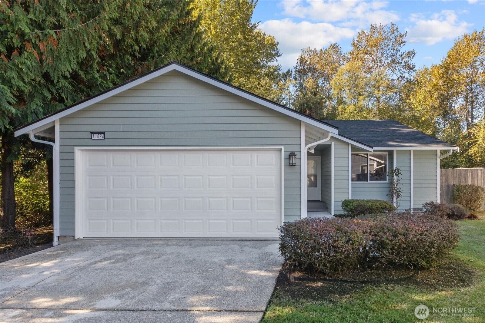 Property Photo: 11024 17th Place W WA 98204