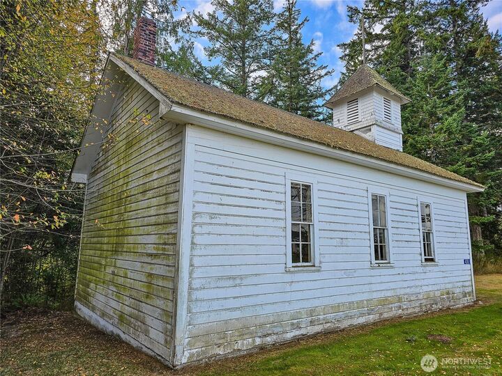 Property Photo:  4200  Sharpe Lane  WA 98221