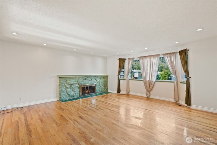 Property Photo: 8506 244th Street SW WA 98026